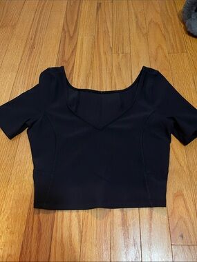 Lululemon cropped top